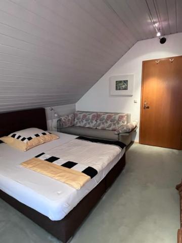 Zimmer Zum Wohlfuehlen Eching  外观 照片